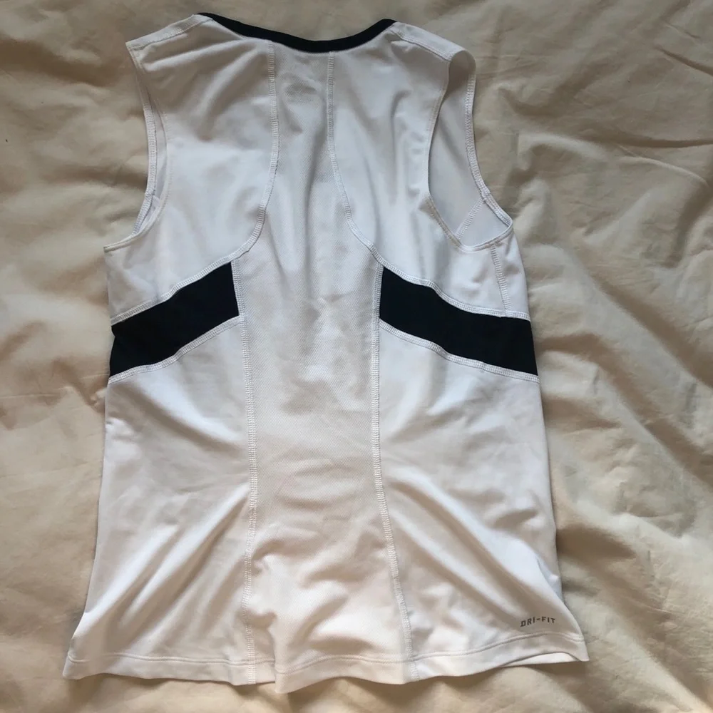 Nike DriFit Sleeveless‎ Top